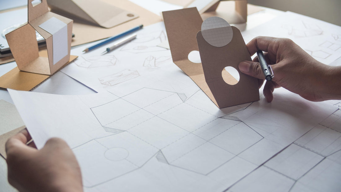 Design d'objets en carton made in France, écoresponsables et élégants, avec croquis et maquettes