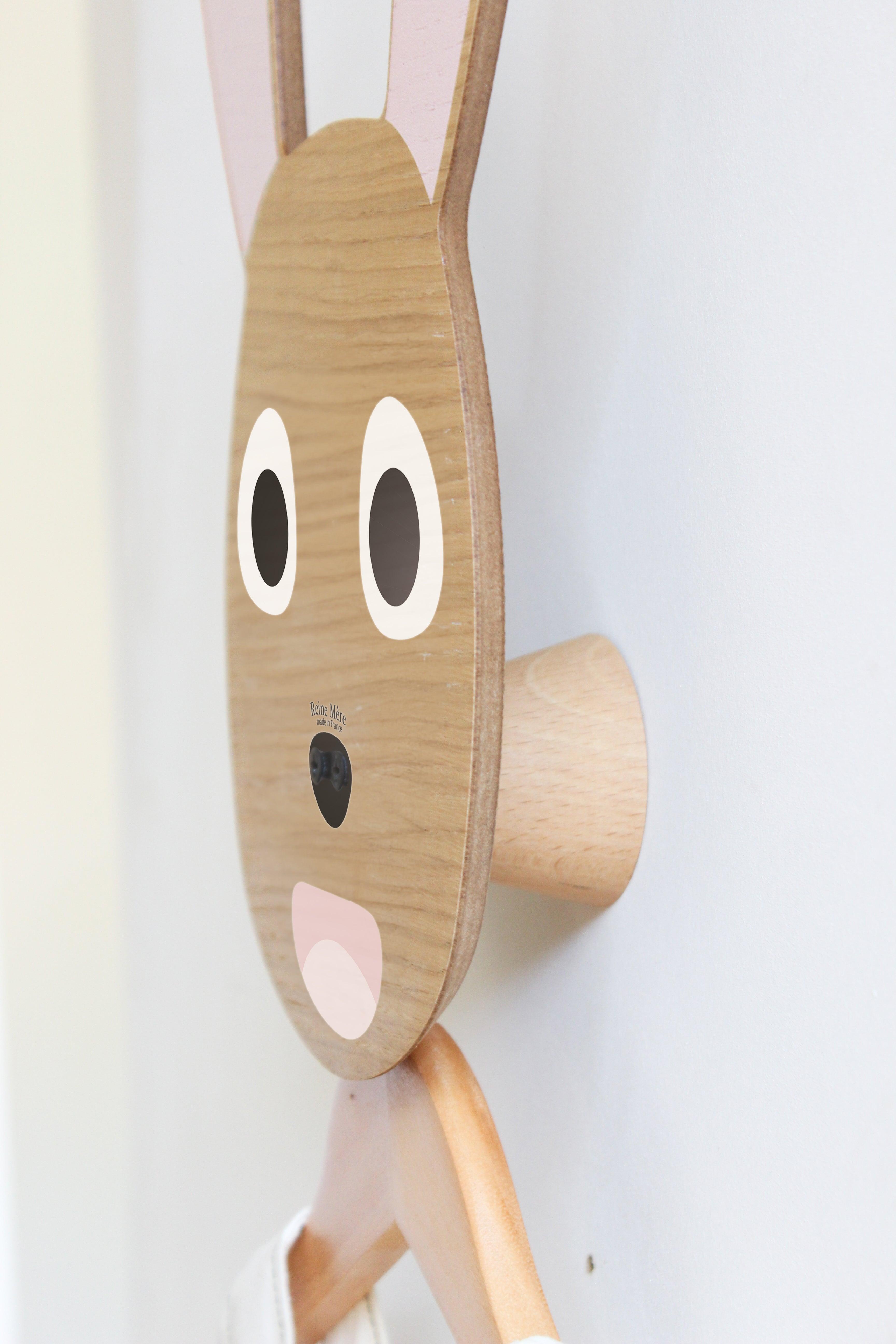 Lapin Au Mur - Reine Mère